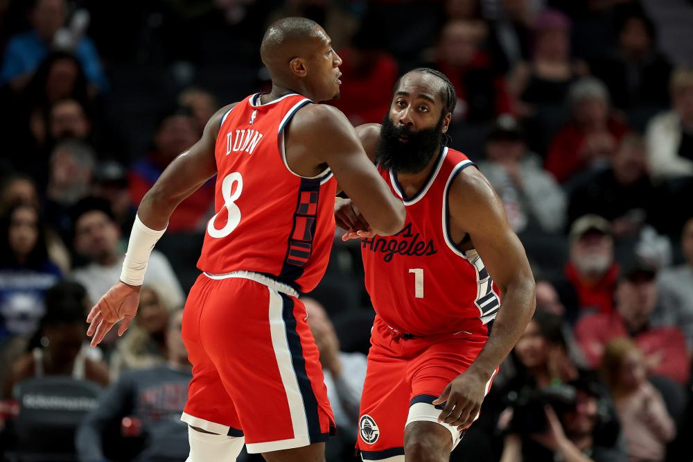 雷拉挺身而 雷拉挺身而